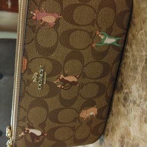 NWOT Coach Party Animal Wallet/ Wristlet Double Zippers in signature canvas